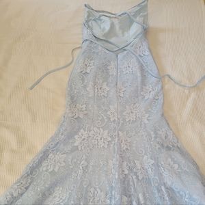 NWOT Sky Blue Trumpet Lace Dress with Train - Sm